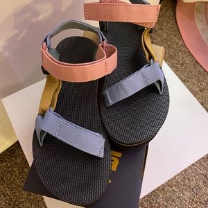 Platform Tevas